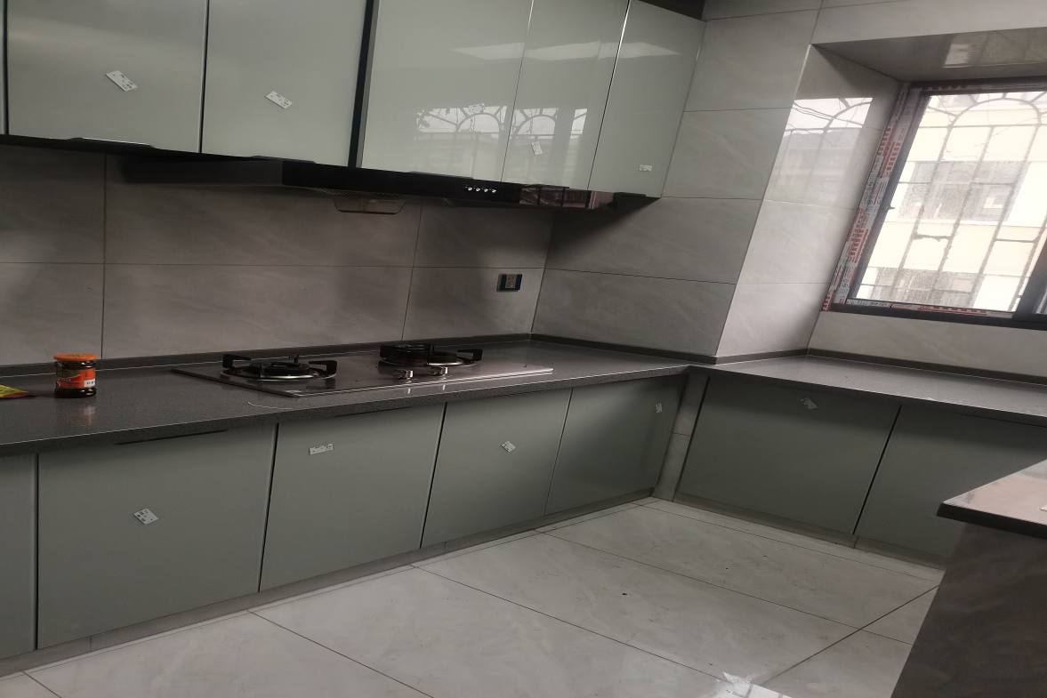 一中附小校内单位房  3室2厅1卫    1200.0元/月室内图1