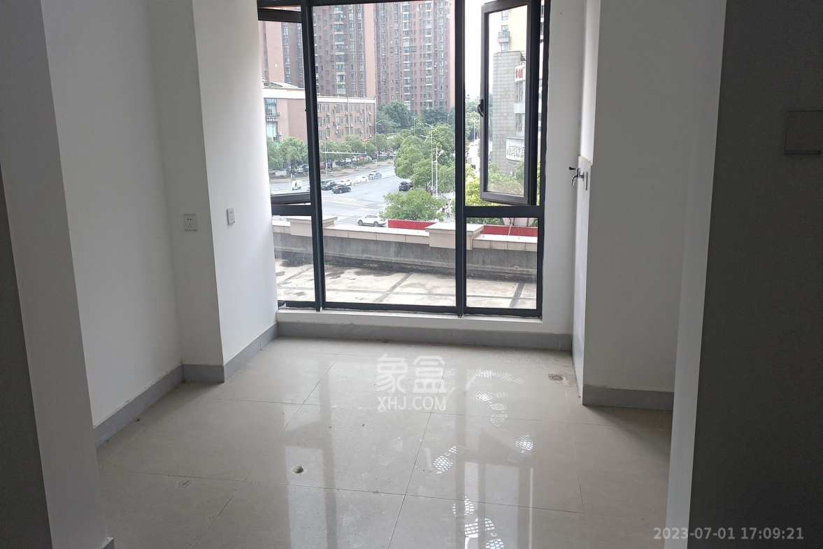 鑫远御文台一期 1室1厅1卫 1800.0元/月 鑫远御文台一期 1室1厅1卫 1800.0元/月室内图