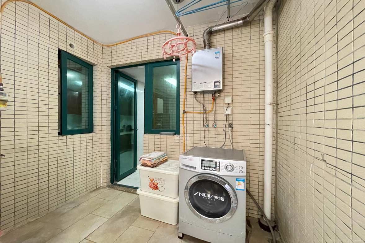 恒大名都  3室2厅2卫   1600.00元/月室内图