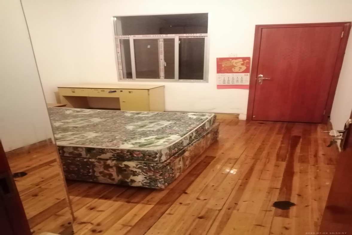 石峰东路散盘 3室1厅1卫 800.0元/月 石峰东路散盘 3室1厅1卫 800.0元/月室内图