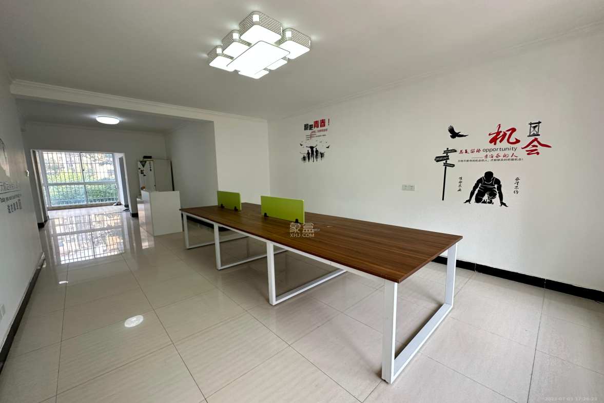 红树湾  3室2厅2卫    2500.0元/月室内图1