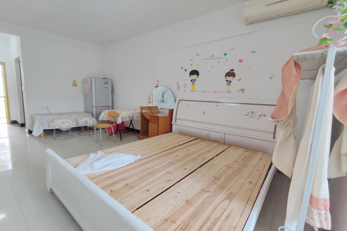 桃花里  1室1厅1卫   800.00元/月室内图