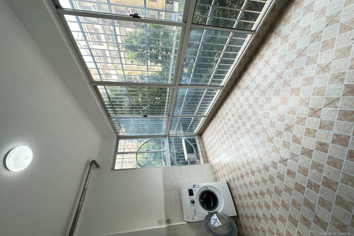 红树湾  3室2厅2卫    2500.0元/月室内图