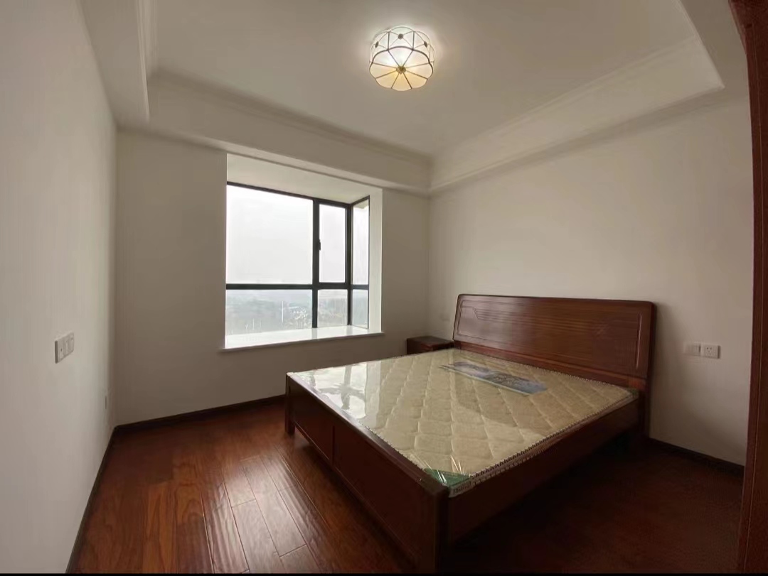 新辉国际城  3室2厅2卫    85.0万