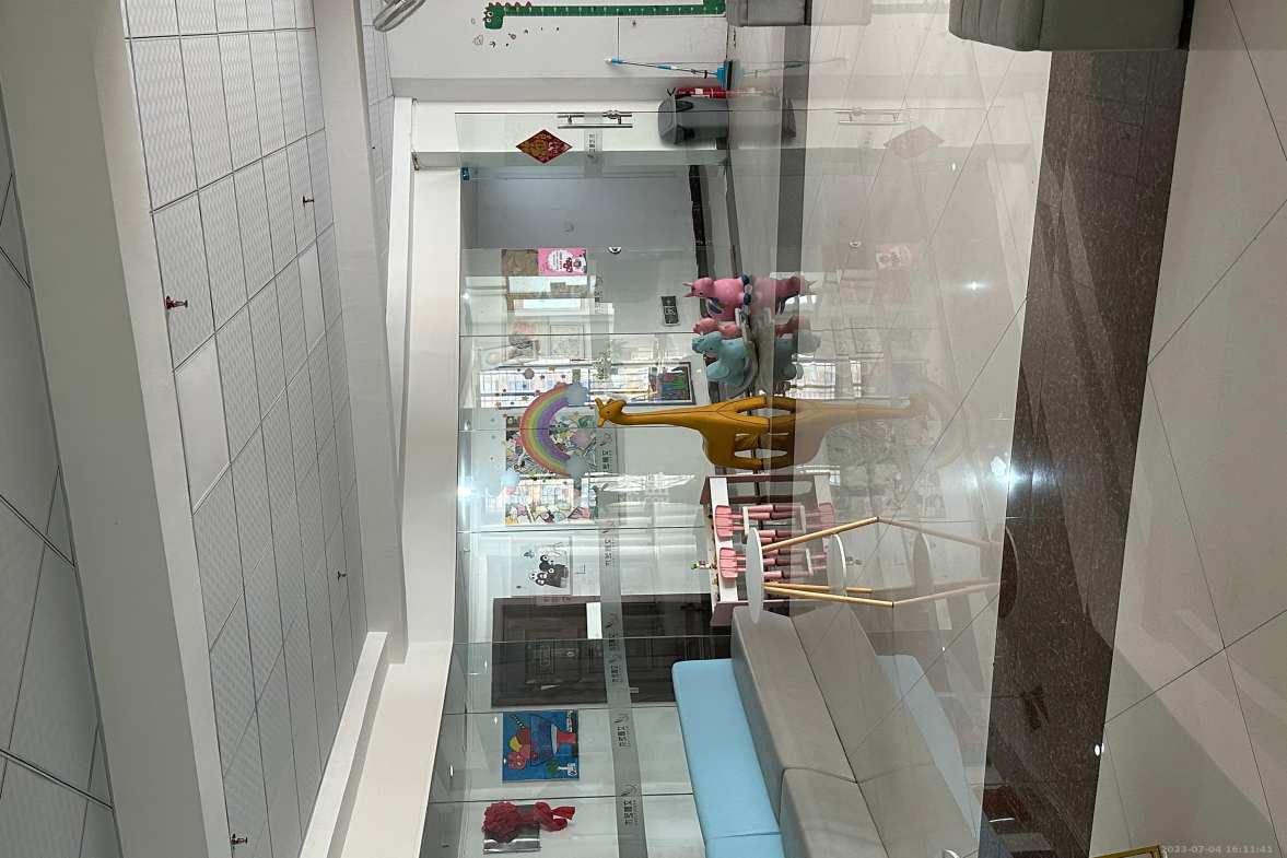 万象美域  2室2厅1卫    2400.0元/月室内图