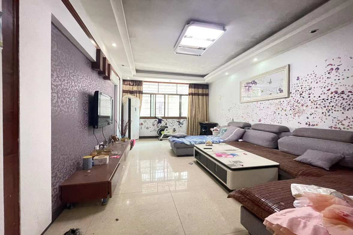 大桃路鑫桃苑安置小区  3室2厅2卫   1500.00元/月室内图1