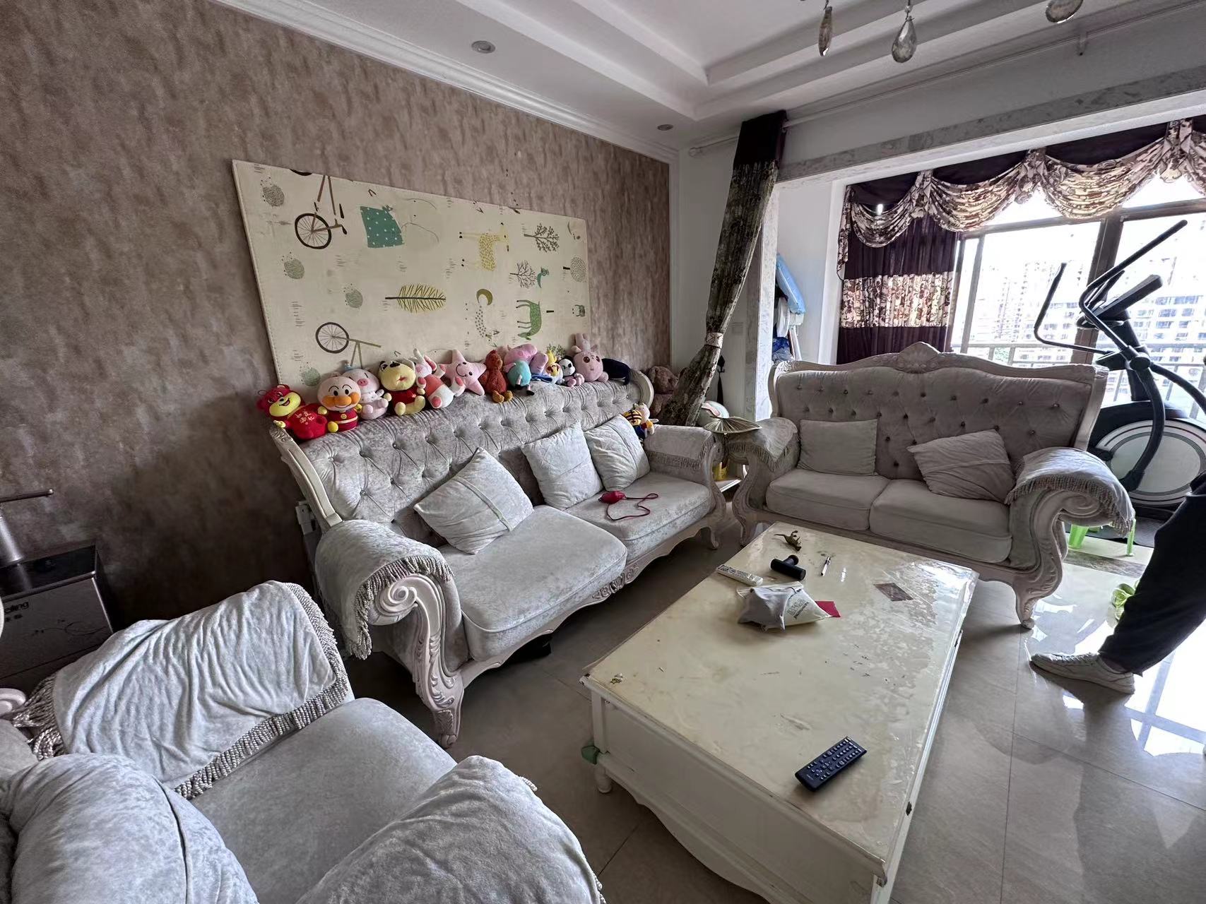 华新苑  4室2厅2卫   88.80万