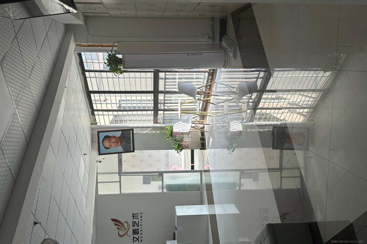 万象美域  2室2厅1卫    2400.0元/月室内图1