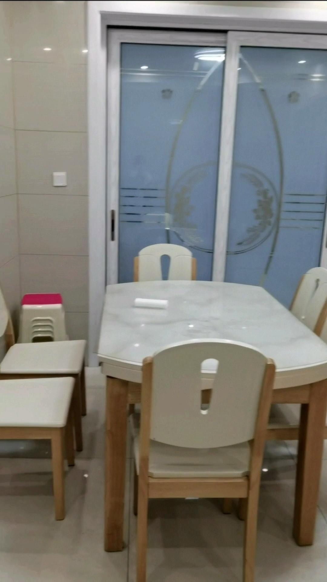 万豪城市花园 3室2厅2卫 2700.0元/月 万豪城市花园 3室2厅2卫 2700.0元/月室内图