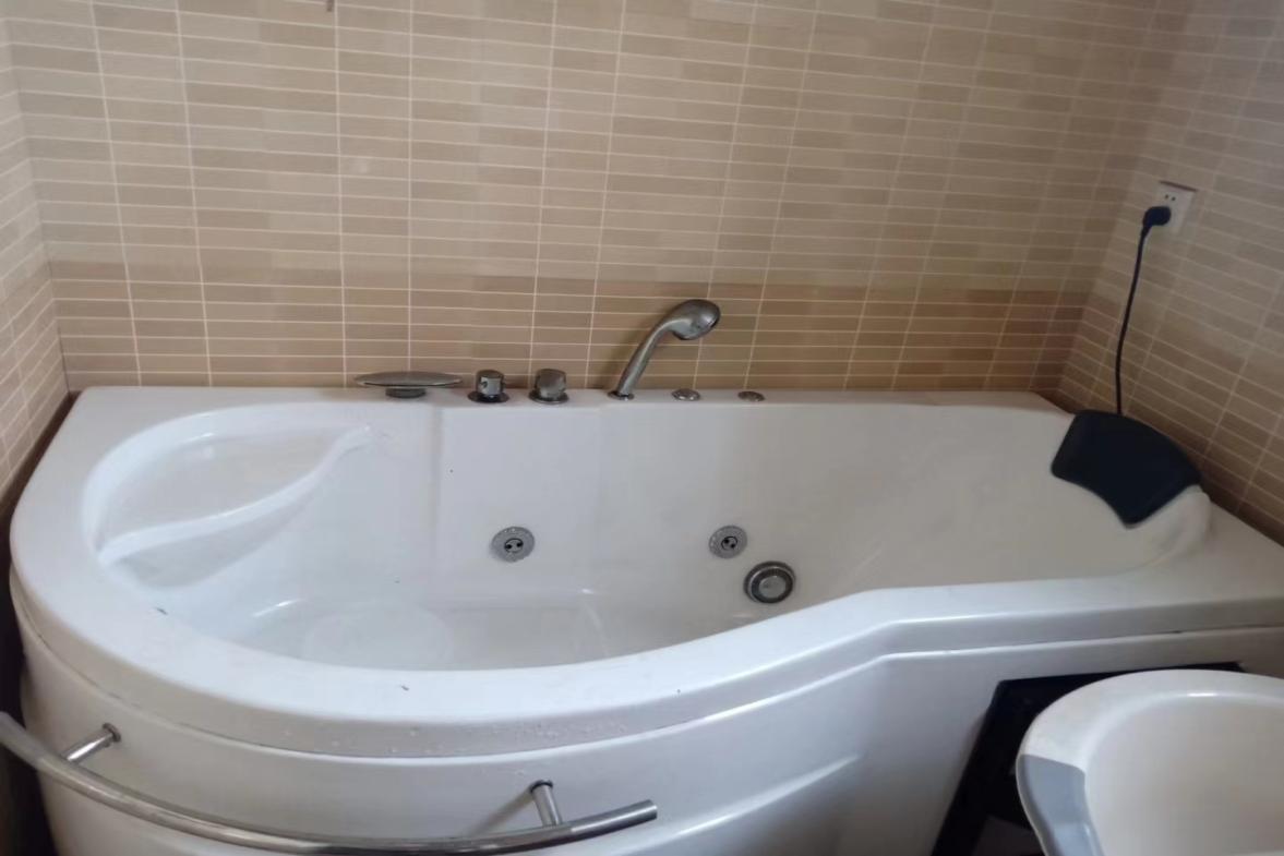 金碧花园  4室2厅2卫    58.0万 金碧花园  4室2厅2卫    58.0万室内图