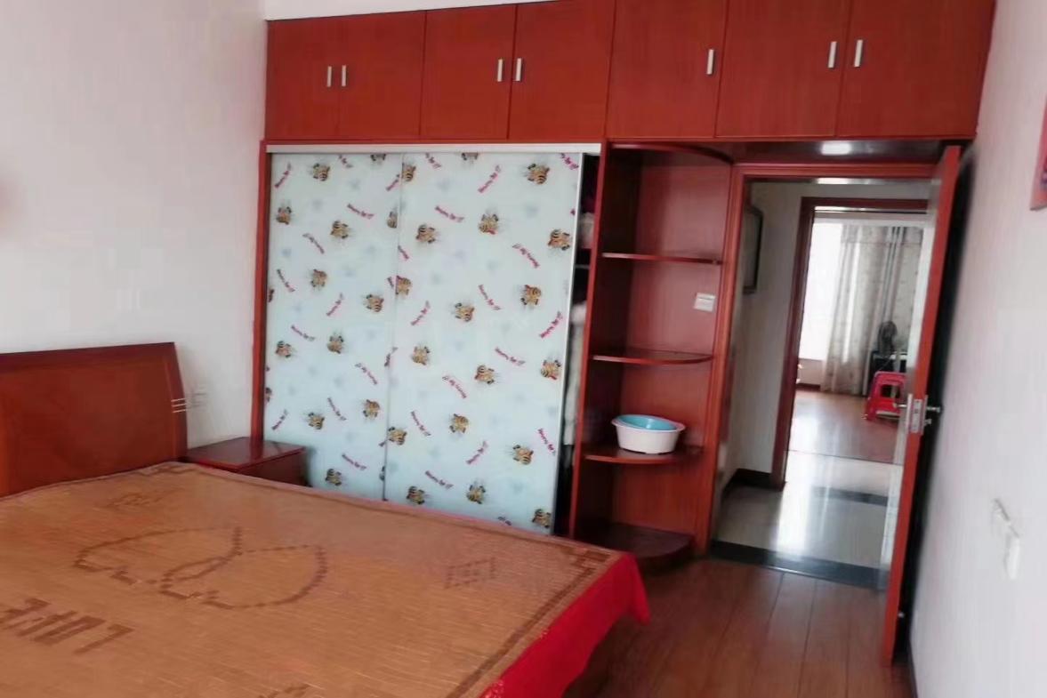 金碧花园  4室2厅2卫    58.0万 金碧花园  4室2厅2卫    58.0万室内图