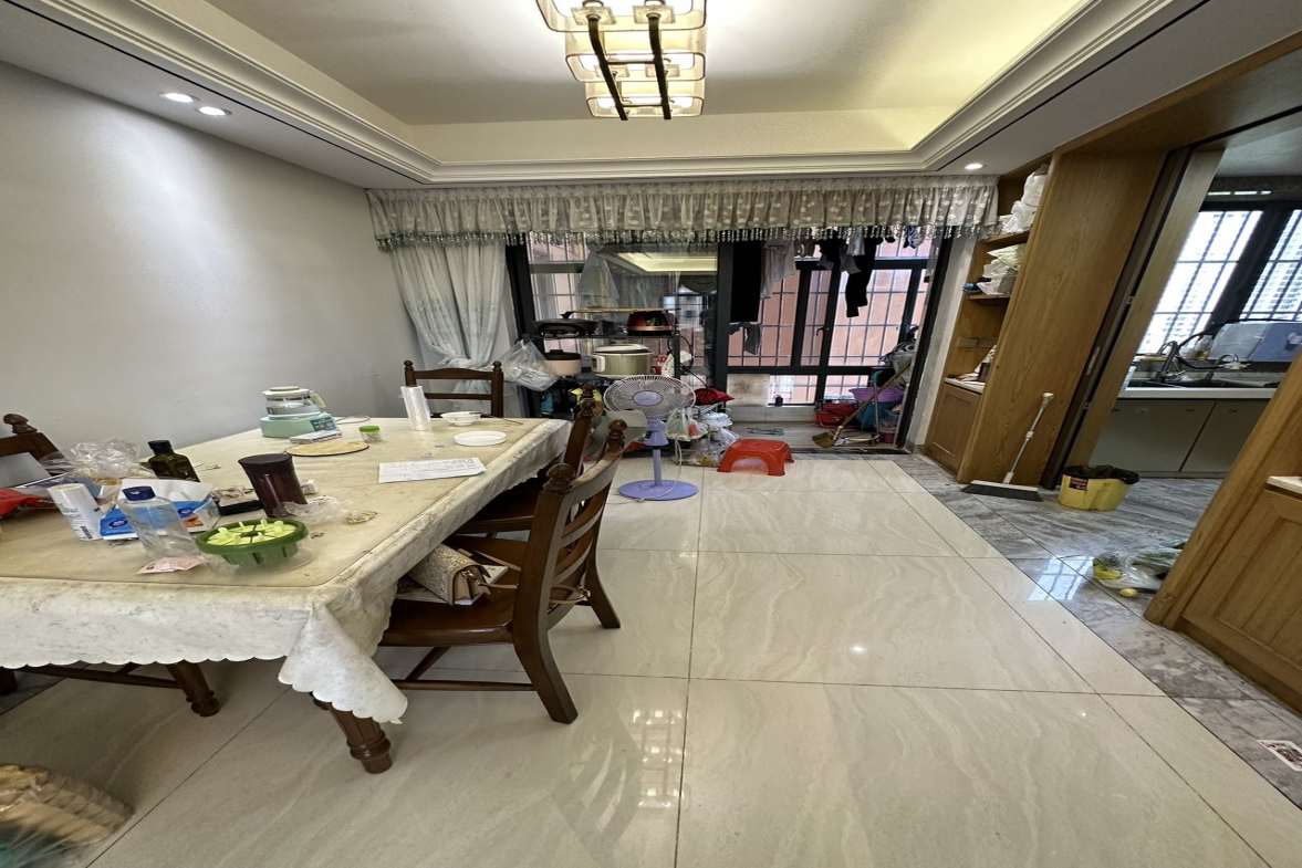 香榭花园  3室2厅2卫    185.0万室内图