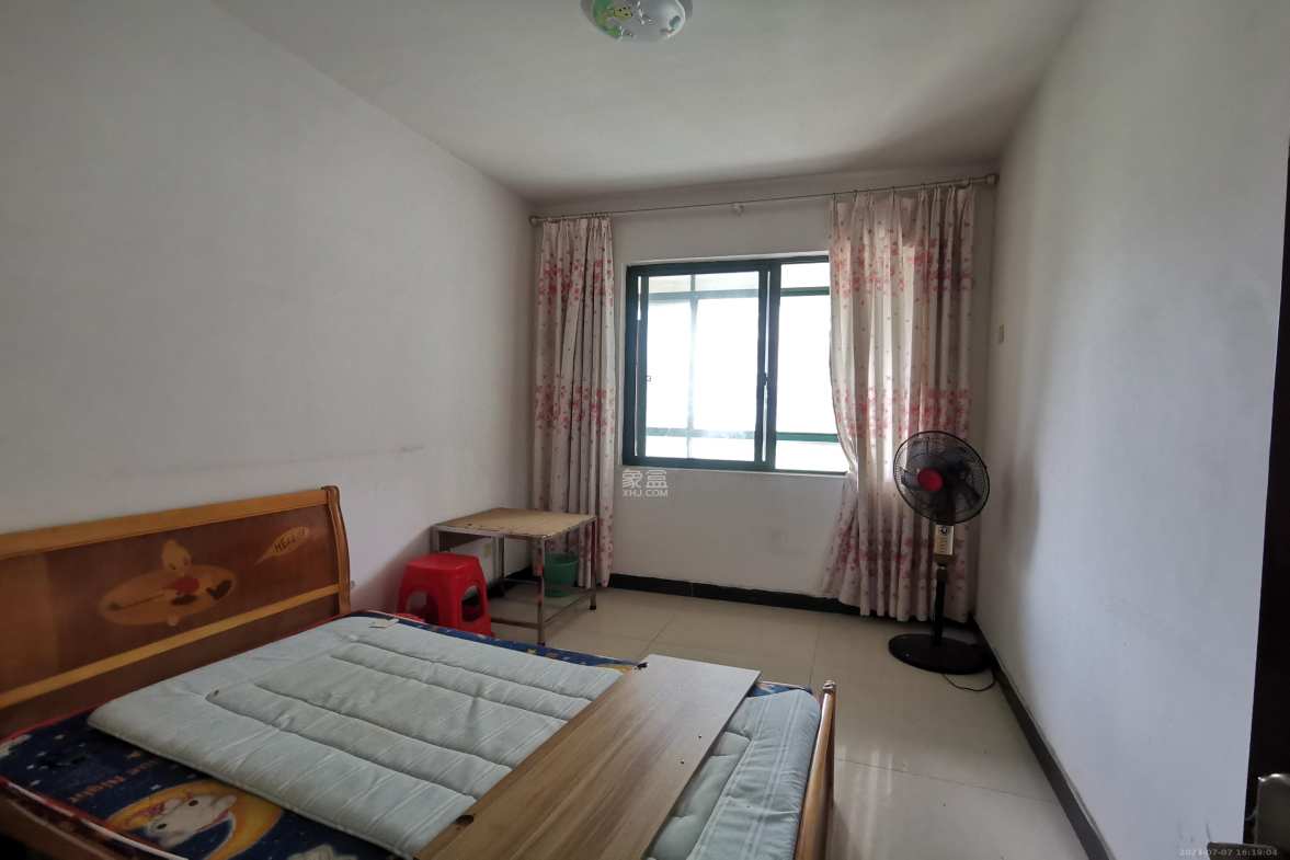 华天LOHO小镇  3室2厅2卫    1500.0元/月室内图