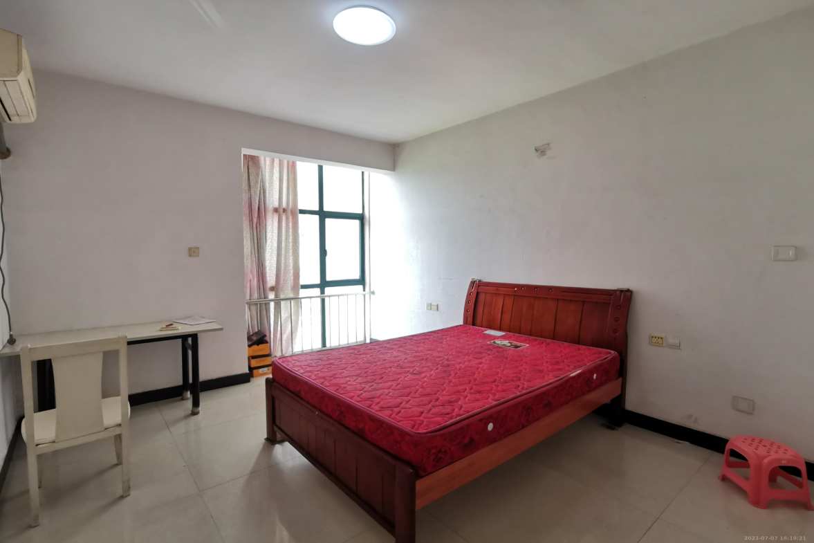 华天LOHO小镇  3室2厅2卫    1500.0元/月室内图