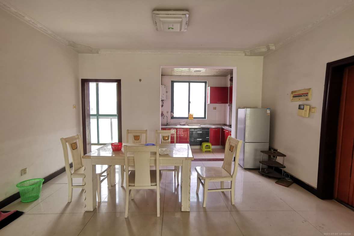 华天LOHO小镇  3室2厅2卫    1500.0元/月室内图