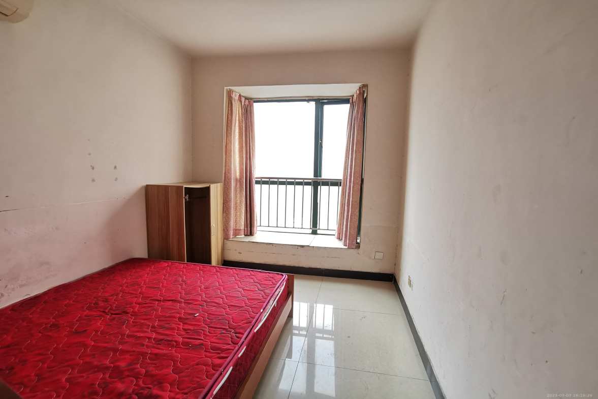 华天LOHO小镇  3室2厅2卫    1500.0元/月室内图