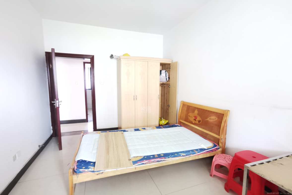 华天LOHO小镇  3室2厅2卫    1500.0元/月室内图