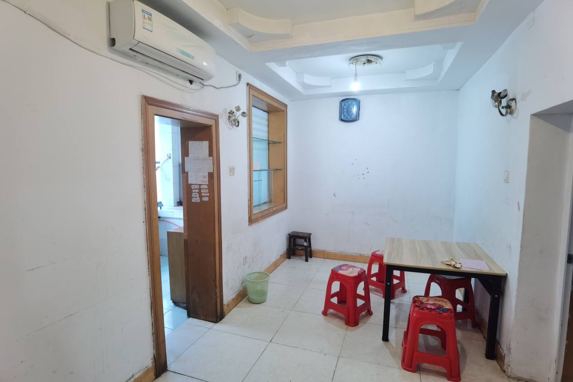 三中(校内)家属院  4室1厅1卫    2800.0元/月户型图