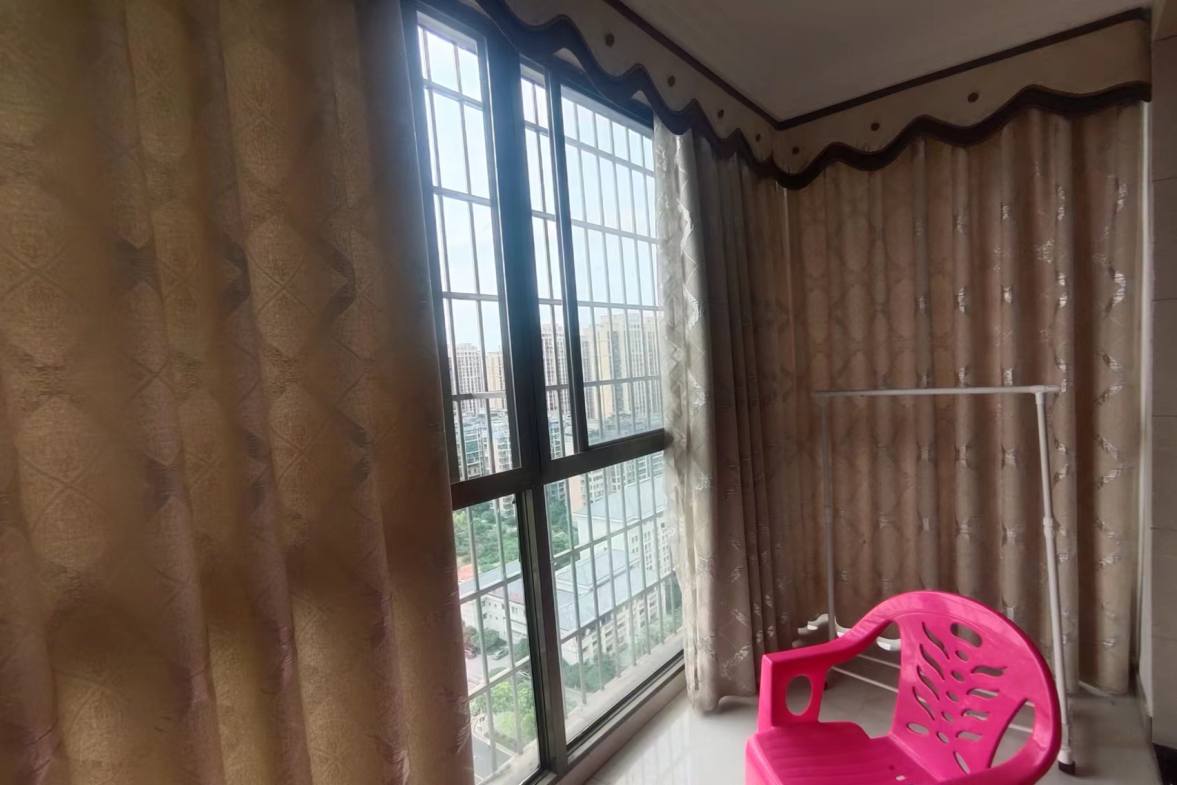 华新苑  2室1厅2卫    1680.0元/月 华新苑  2室1厅2卫    1680.0元/月室内图