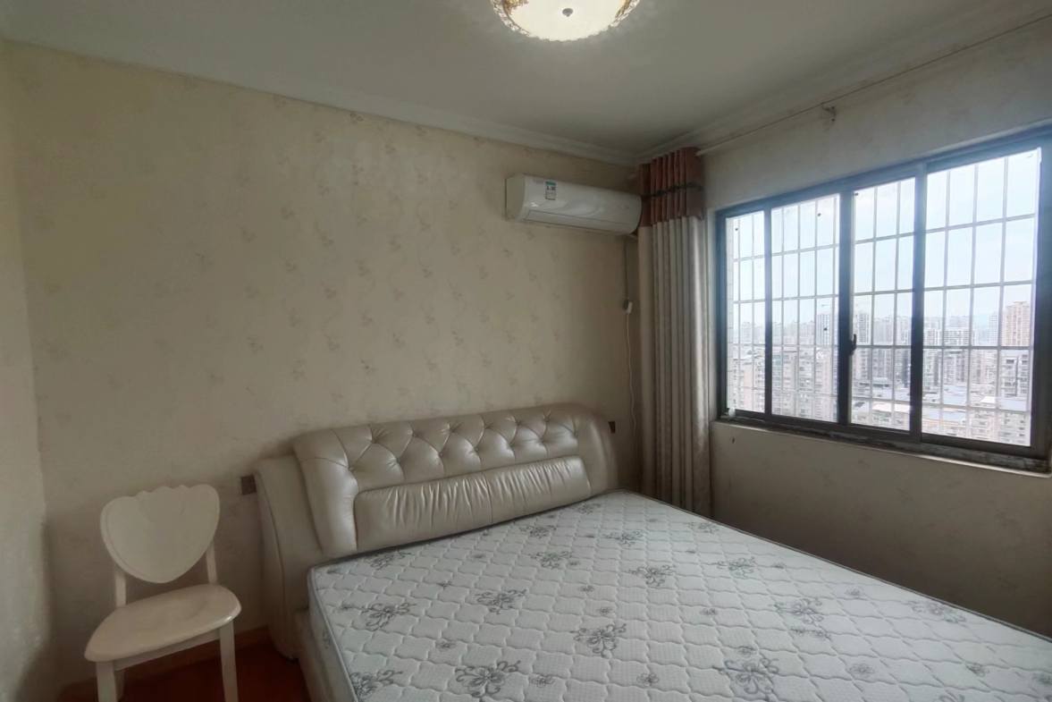 华新苑  2室1厅2卫    1680.0元/月 华新苑  2室1厅2卫    1680.0元/月室内图