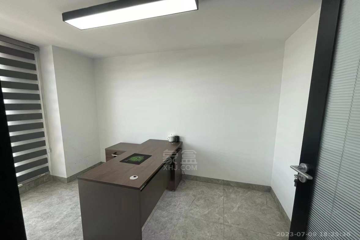 九八缔景城  4室2厅2卫    4500.0元/月室内图