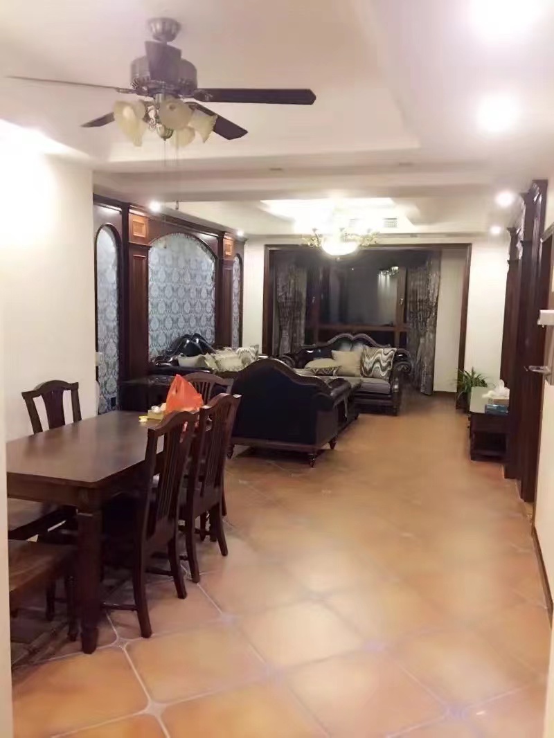 檀香山  3室2厅2卫    88.0万