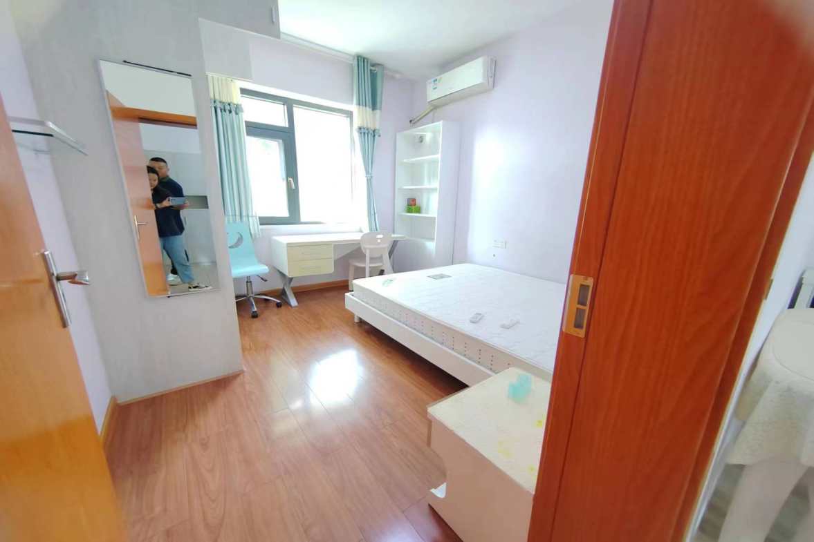 保利香槟国际  1室1厅1卫   1400.00元/月室内图