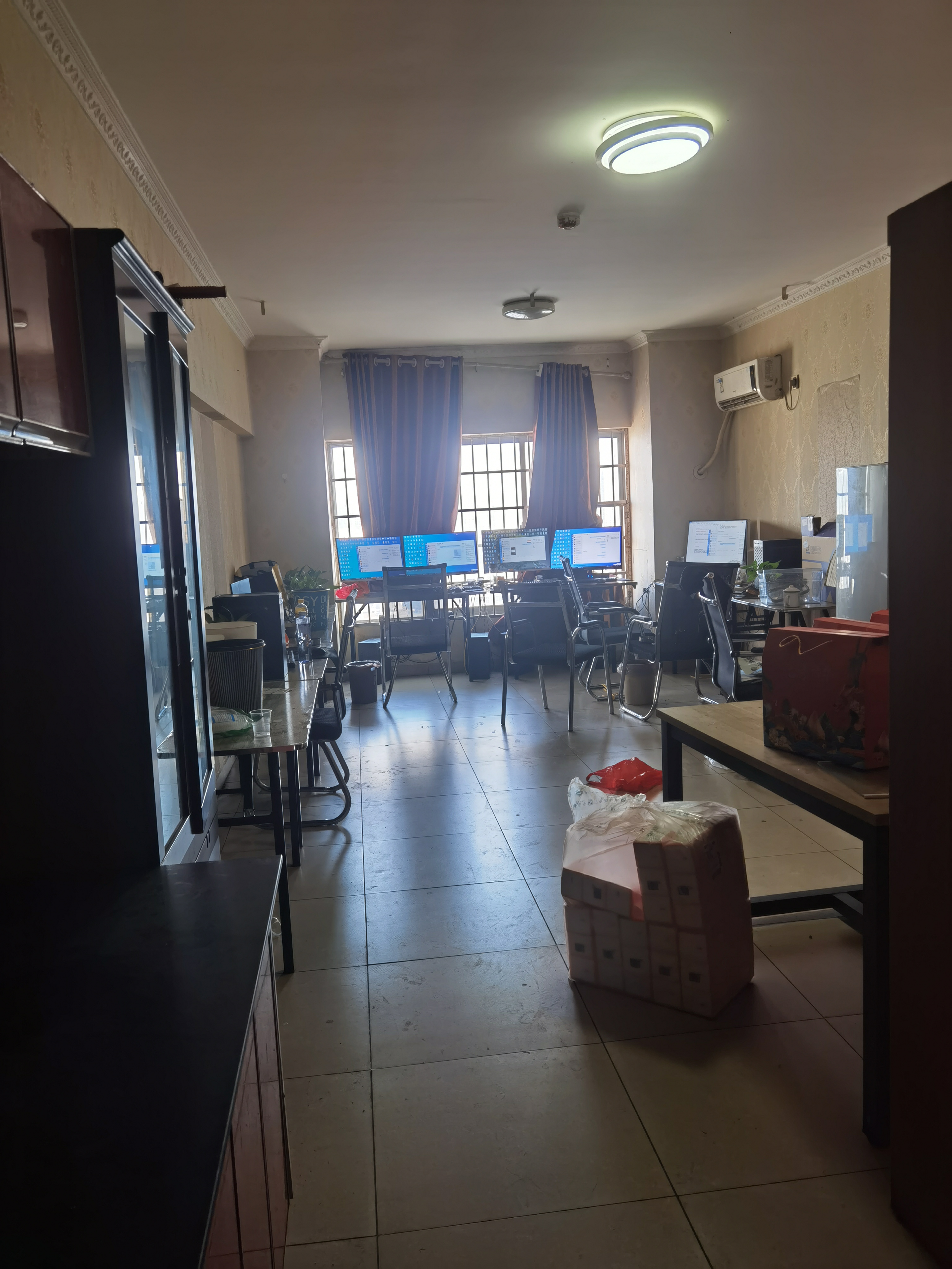 华融大厦  1室1厅1卫    35.0万