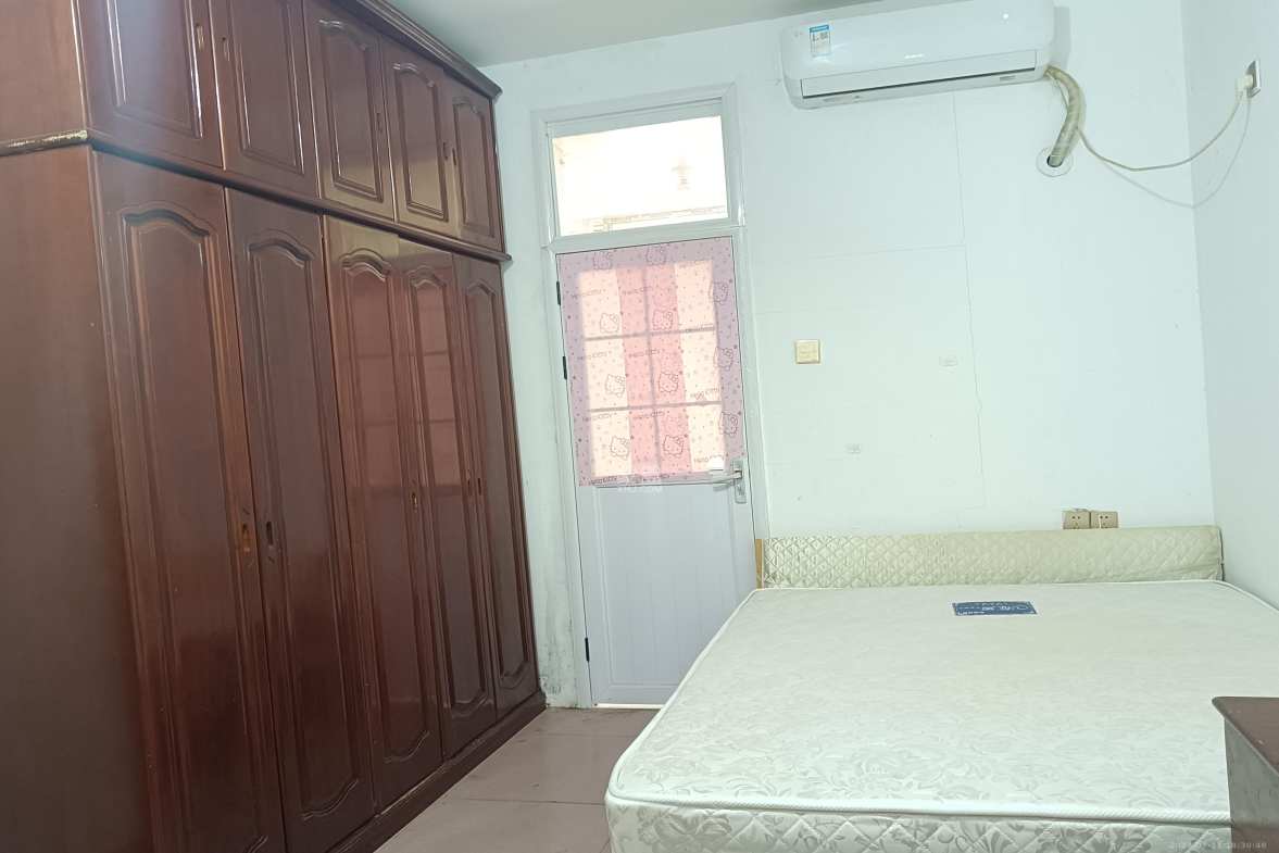 新合四村  1室1厅1卫    1200.0元/月室内图