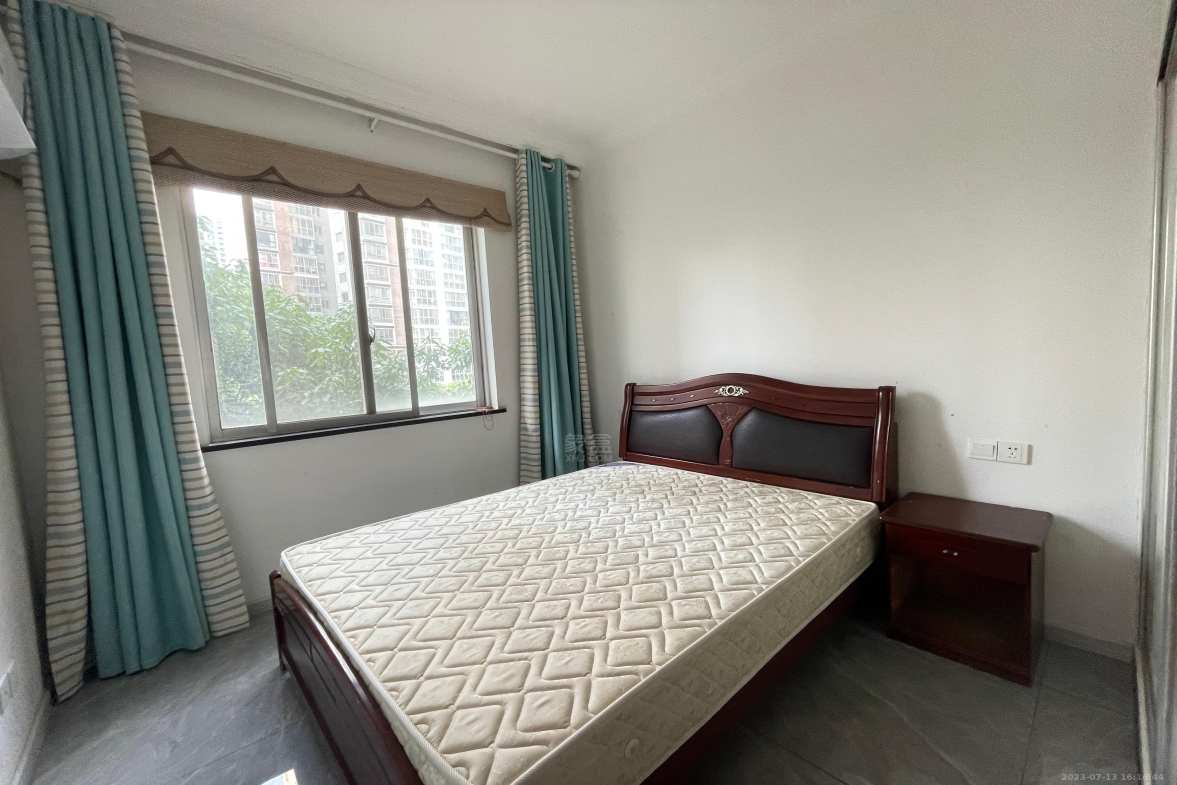 山河锦园  3室2厅1卫    2000.0元/月室内图