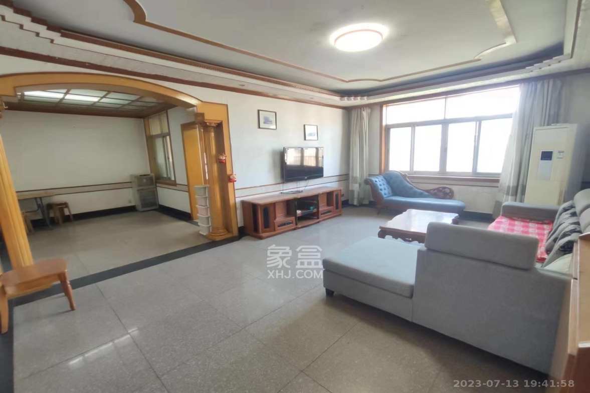 东风一村社区房（王家垅）  3室2厅1卫    2300.0元/月室内图