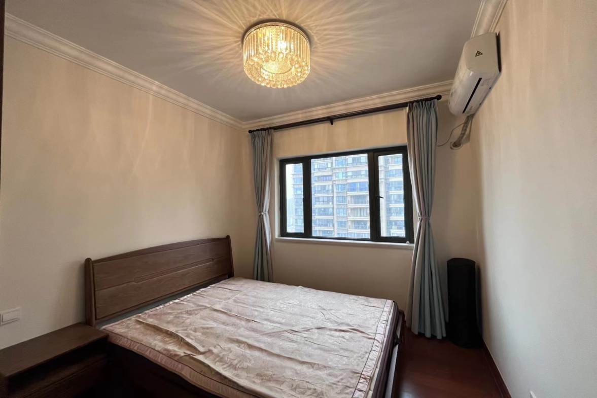 恒大绿洲  3室2厅1卫    2000.0元/月室内图1