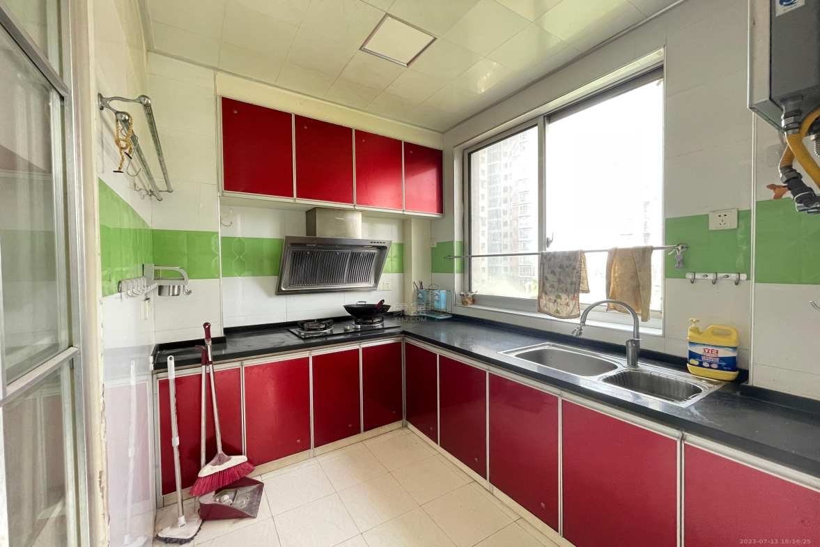 山河锦园  3室2厅1卫    2000.0元/月室内图