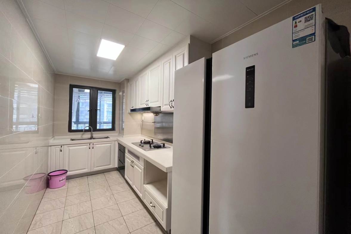 恒大绿洲  3室2厅1卫    2000.0元/月室内图