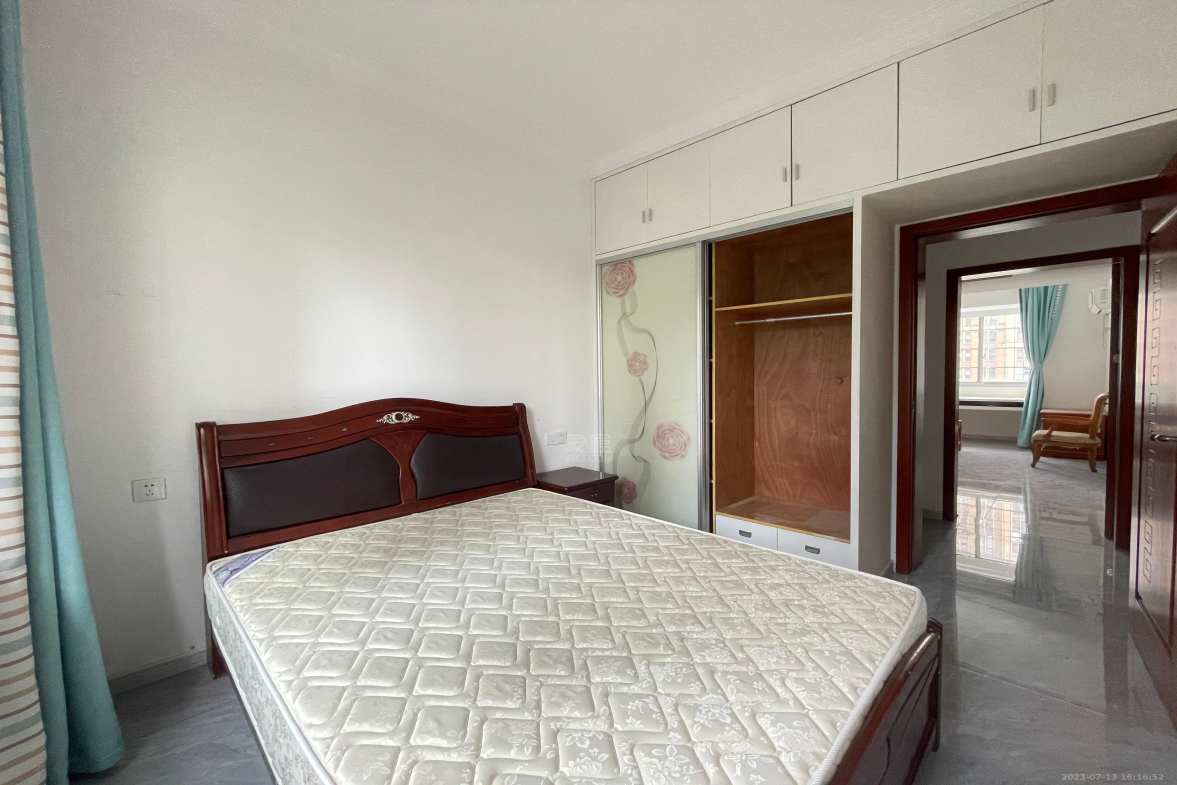 山河锦园  3室2厅1卫    2000.0元/月室内图