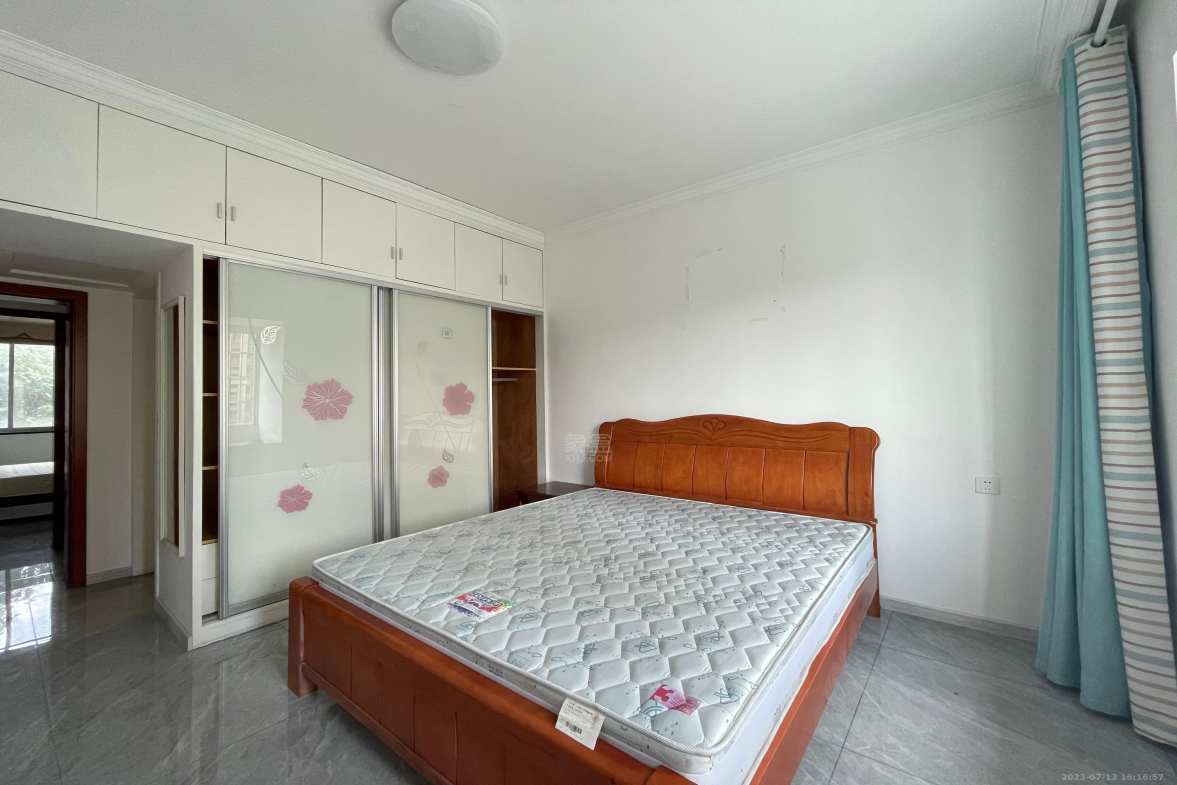 山河锦园  3室2厅1卫    2000.0元/月室内图