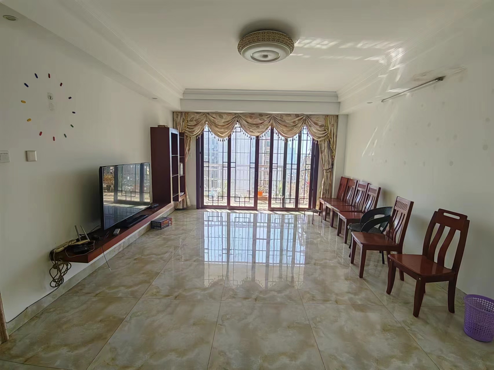 橡树园小区  3室2厅1卫    245.4万