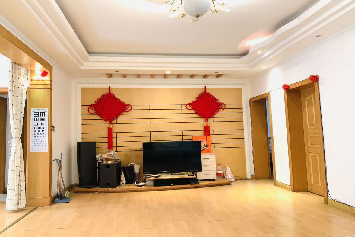 芷兰居  3室2厅2卫    1500.0元/月室内图