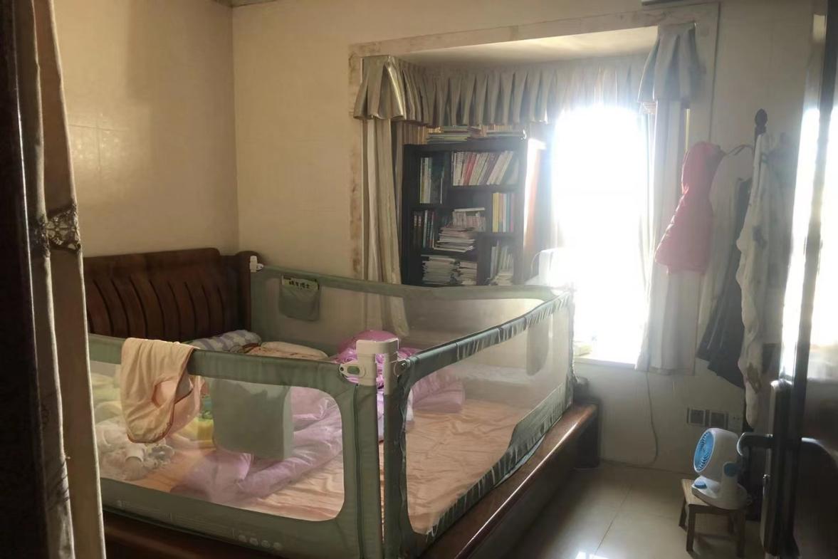 景瑞花园  3室2厅2卫   180.00万室内图