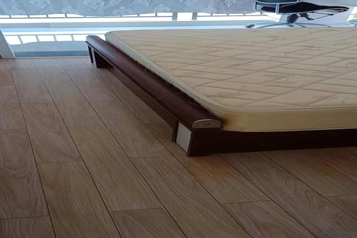 华新苑  2室2厅1卫   1500.00元/月室内图