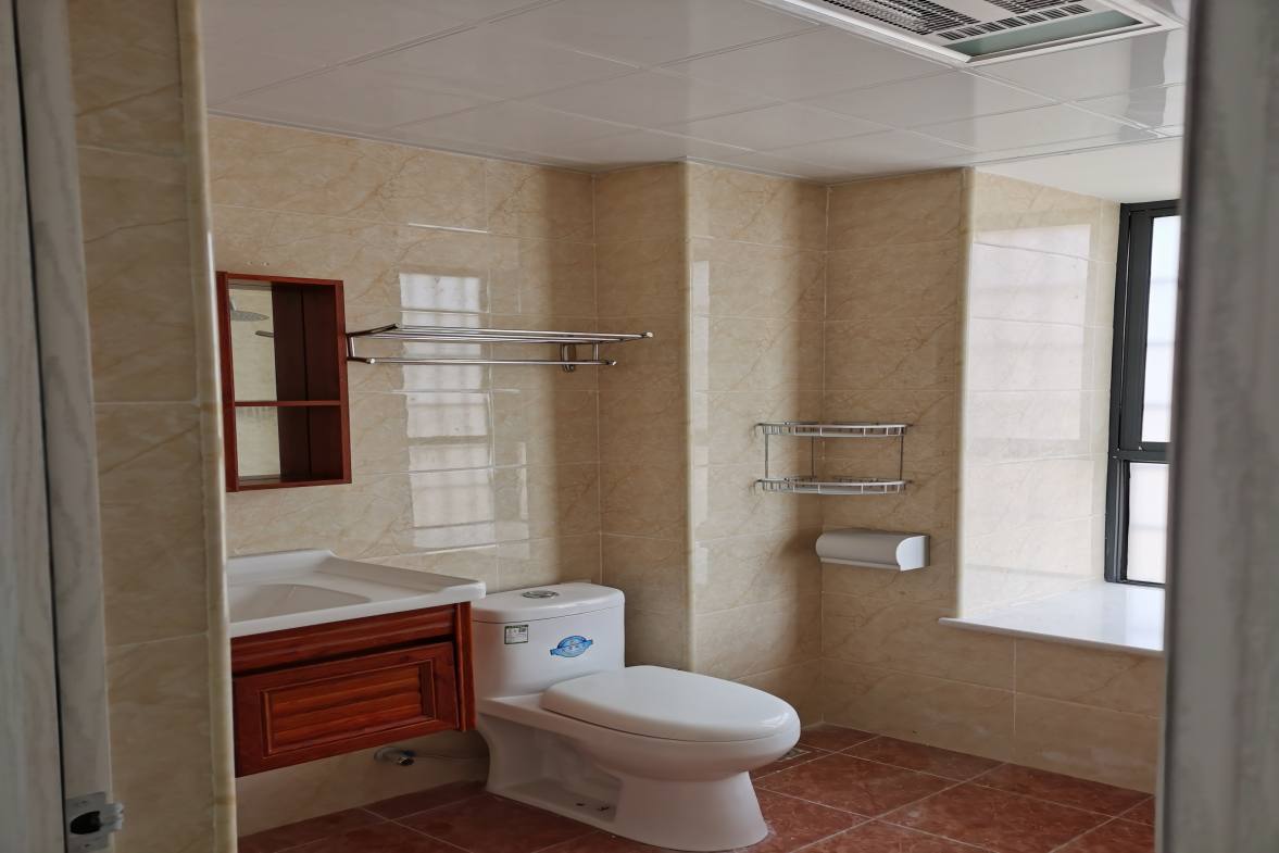 千里红小区（京明时代广场）  3室2厅2卫    2000.0元/月室内图