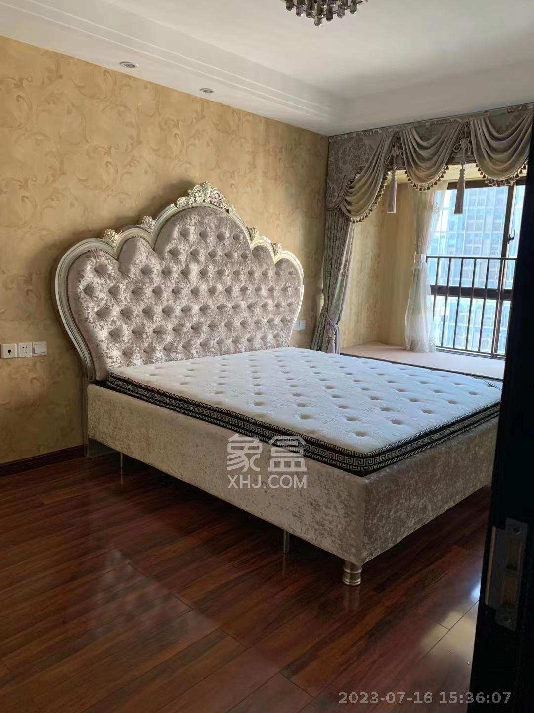 绿地中央广场  3室2厅1卫    3500.0元/月 绿地中央广场  3室2厅1卫    3500.0元/月室内图