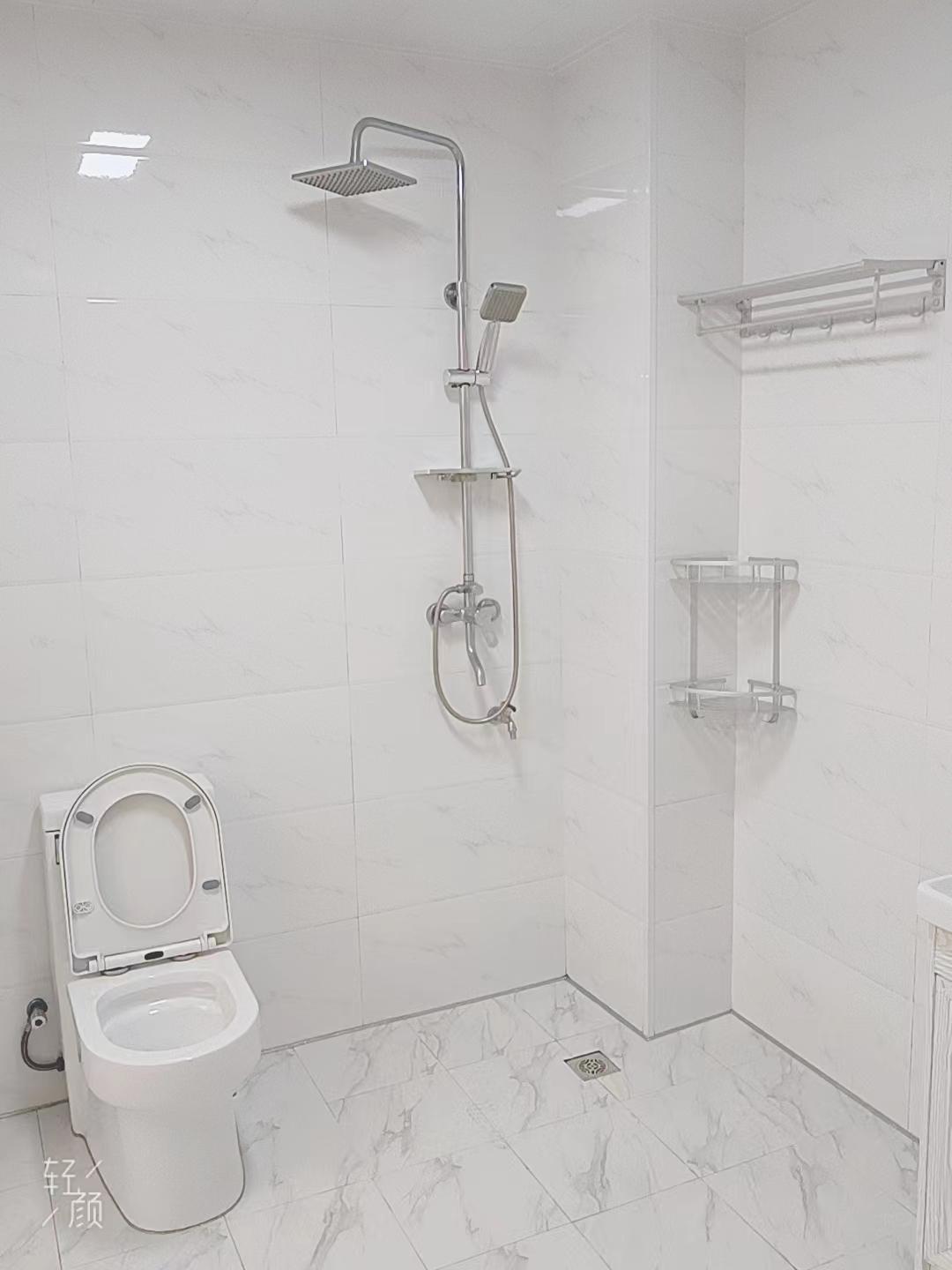 金凤公寓  3室2厅1卫    1800.0元/月室内图