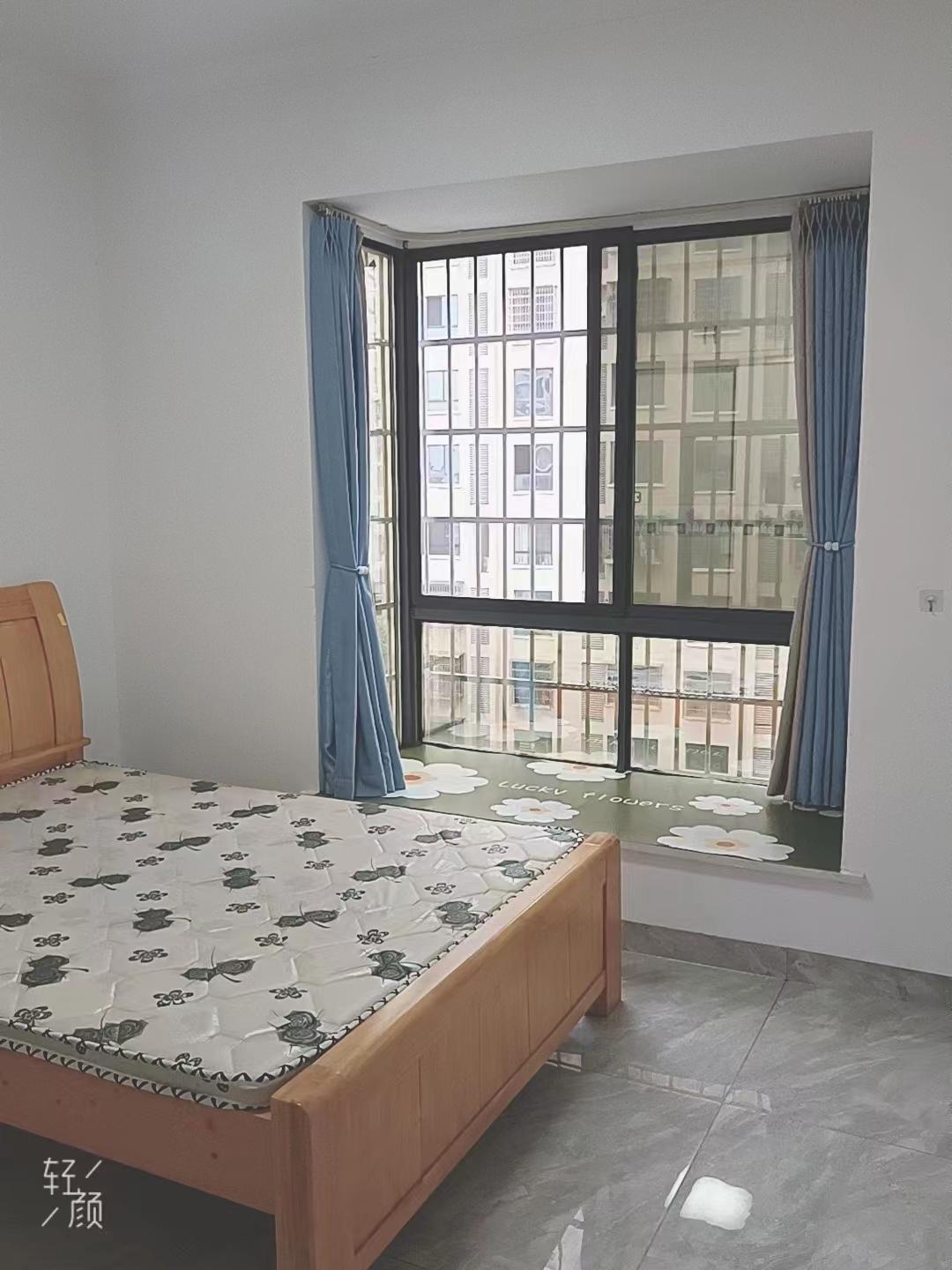 金凤公寓  3室2厅1卫    1800.0元/月室内图