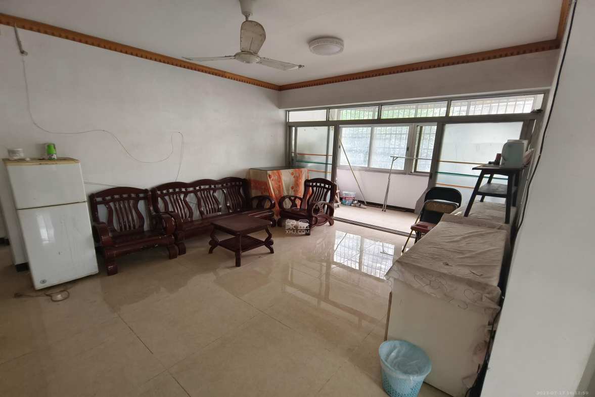 杏林小区  3室2厅1卫    2300.0元/月室内图1