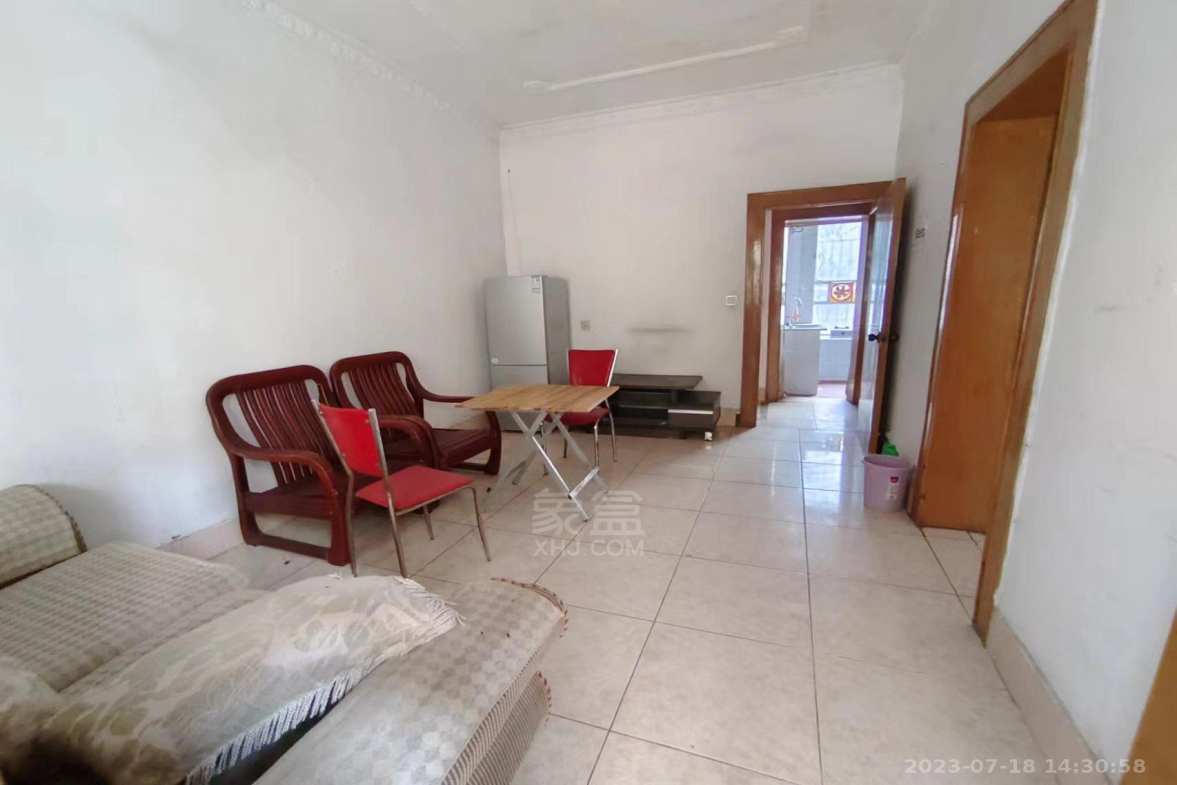 野鸭冲(新屋街) 2室2厅1卫 700.0元/月 野鸭冲(新屋街) 2室2厅1卫 700.0元/月室内图