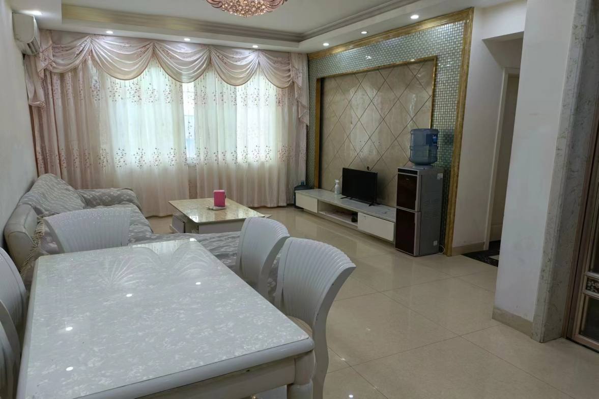 华辰汇景一、二期  2室2厅1卫    1750.0元/月 华辰汇景一、二期  2室2厅1卫    1750.0元/月室内图