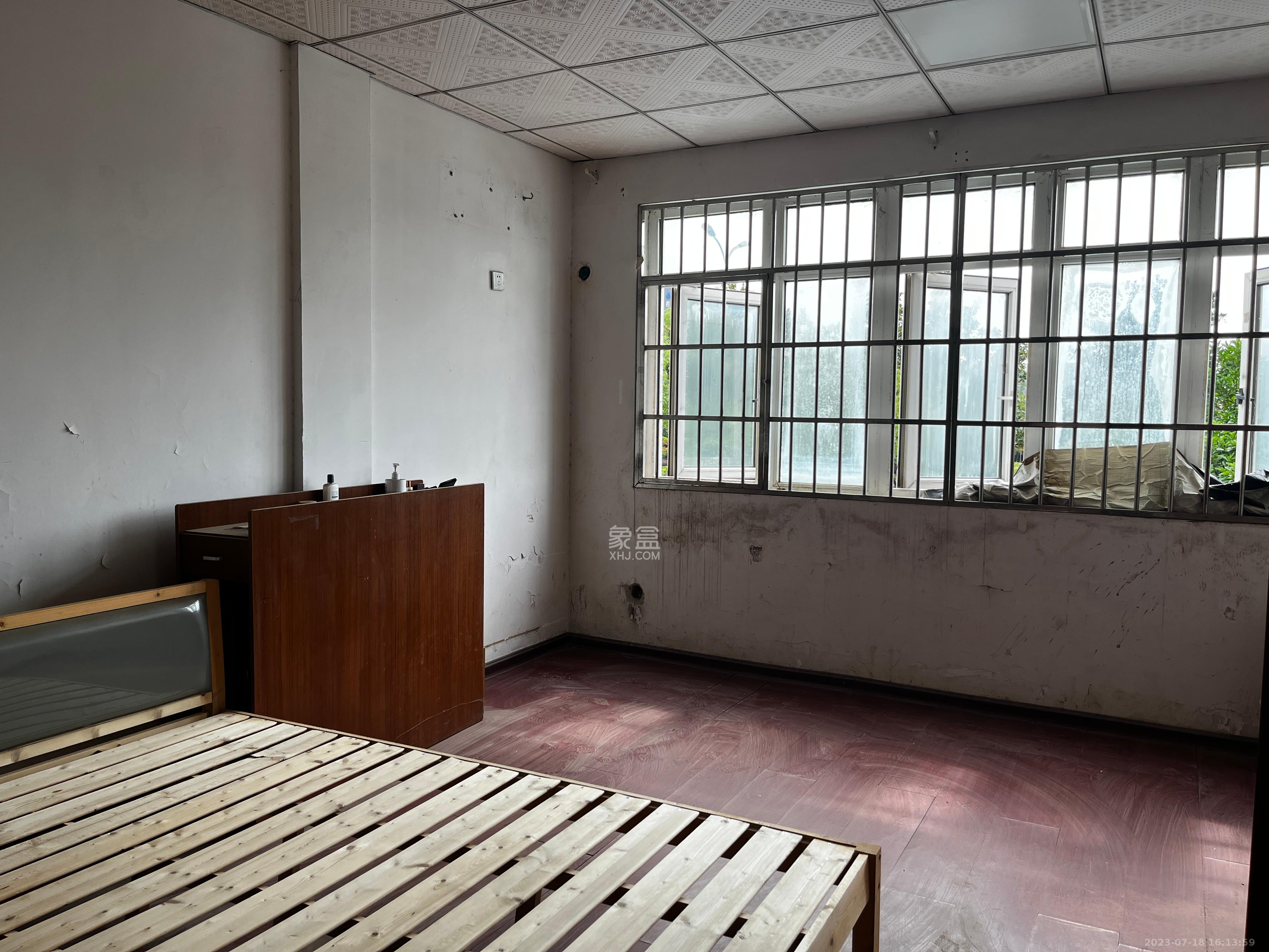 创业乐园   100.0㎡      2500.0元/月室内图