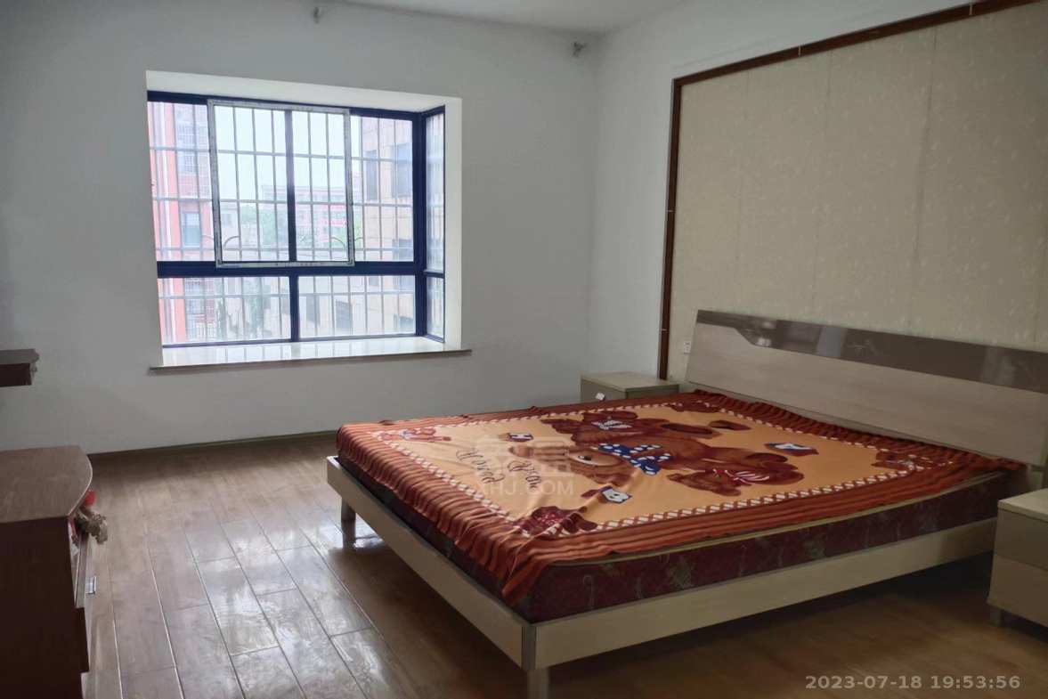 泉塘湾一期  3室2厅1卫   1300.00元/月室内图