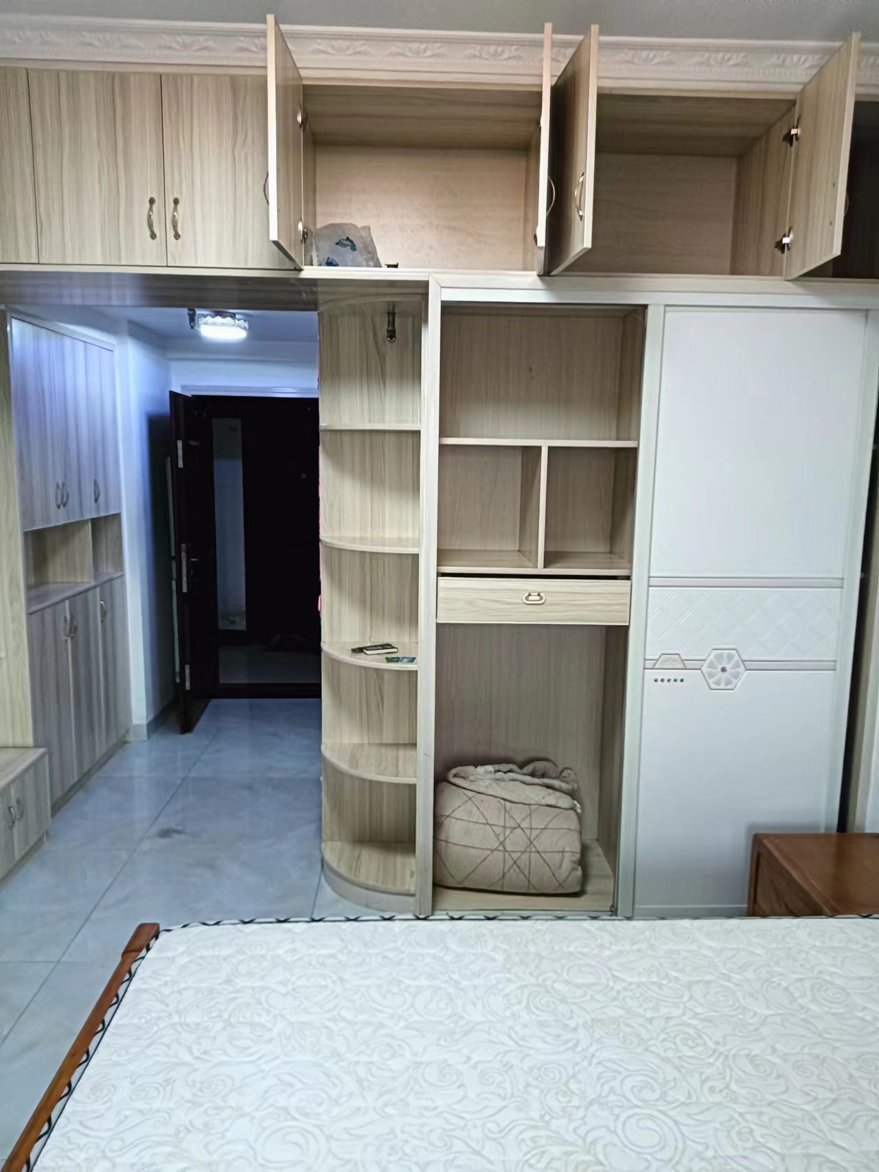 金中环广场  1室1厅1卫   1500.00元/月